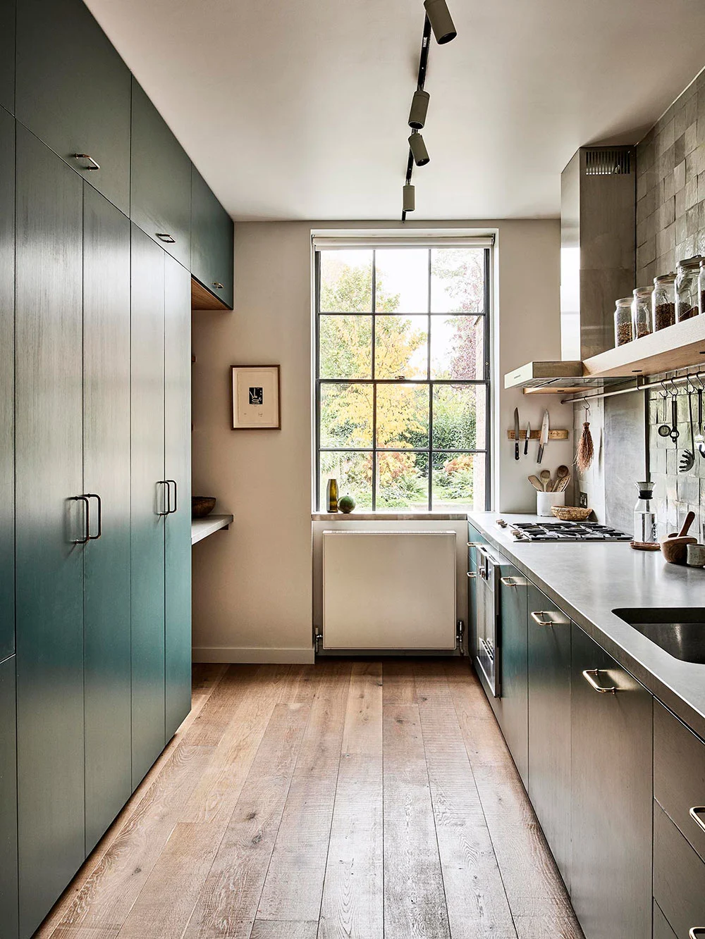 Thornhill Road townhouse with modern glass extension and classic brick façade