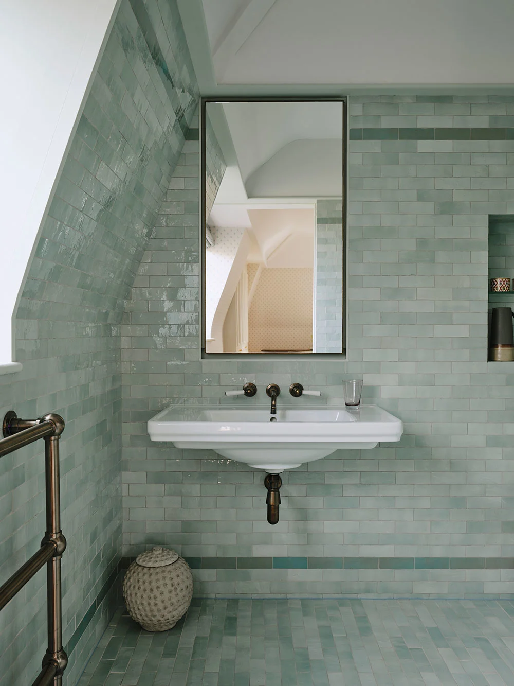 Architectural composition and lighting in LZ development by Powell Tuck Associates